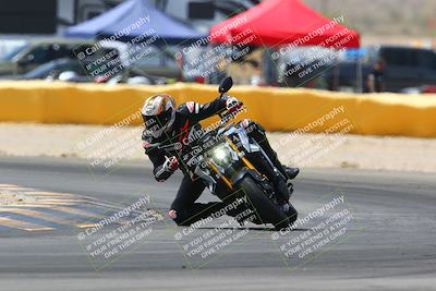 media/Apr-10-2022-SoCal Trackdays (Sun) [[f104b12566]]/Turn 2 (1135am)/